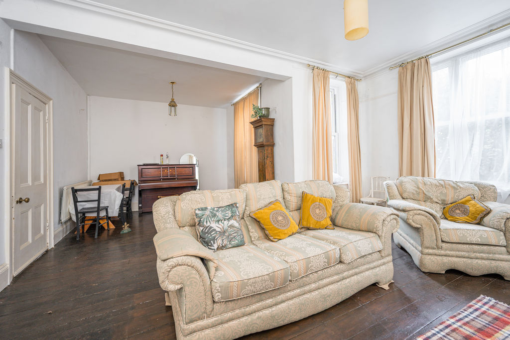 Sitting Room- click for photo gallery